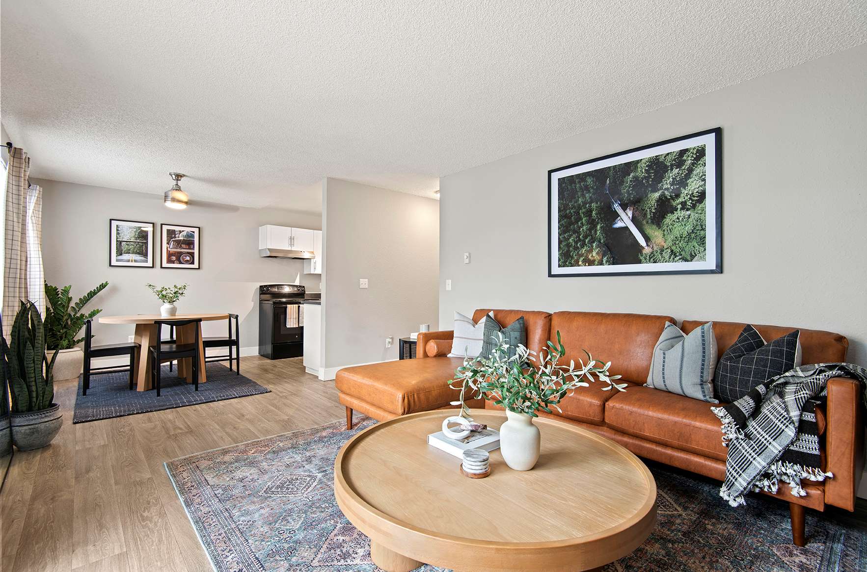 Open concept kitchen, living and dining room at Irwin Park apartments in Kent